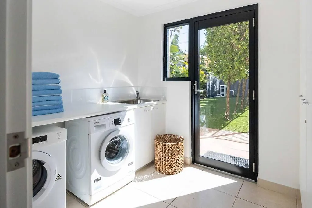Belli Street By Noosa Secret Destinations - Short Walk To Hastings St Villa